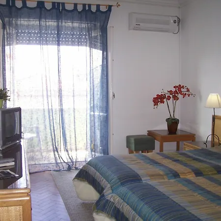 Residencial Caravela Hotel