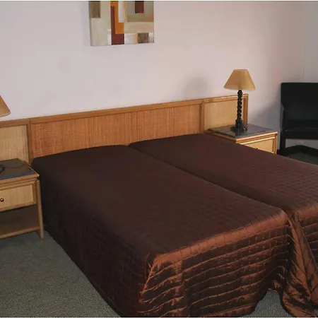 Residencial Caravela Hotell 2*