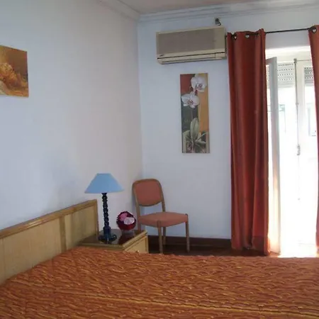 Residencial Caravela Hotell 2*